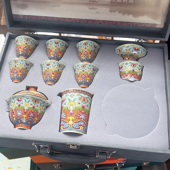 孤品茶具套装等。         