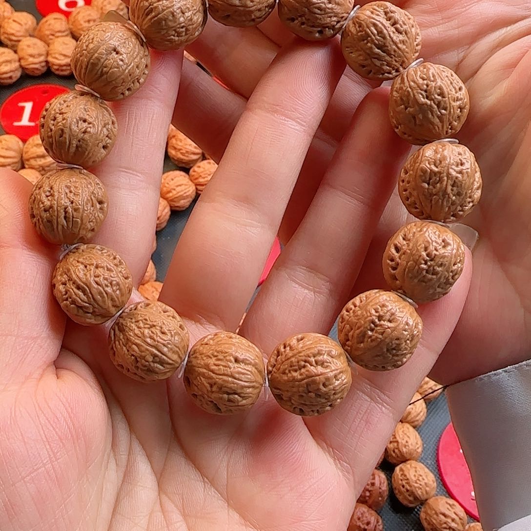 文玩核桃手串金三角