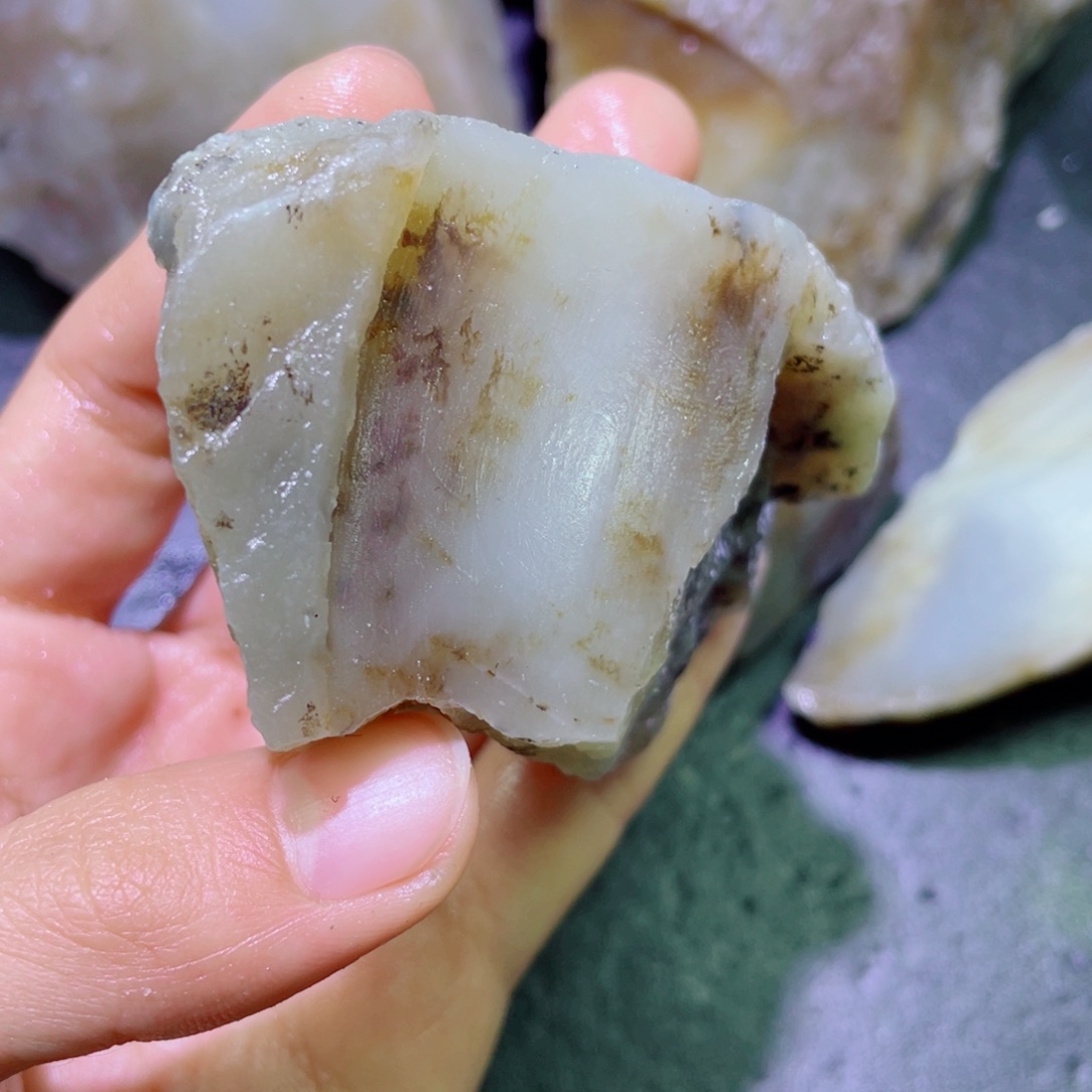 和田玉未镶嵌珠宝半成品