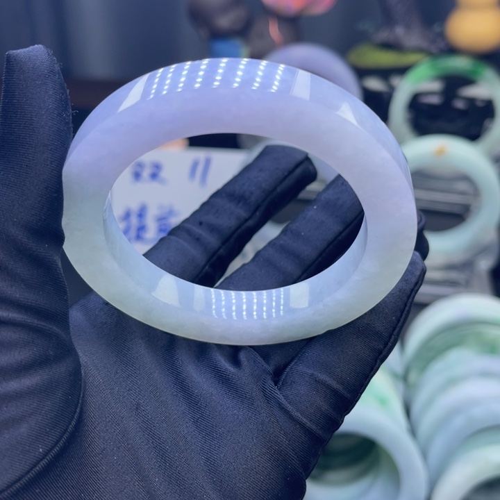 定制翡翠未镶嵌手镯