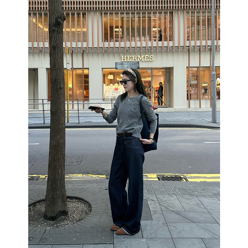 深灰色长袖圆领毛衣 M26083IS43