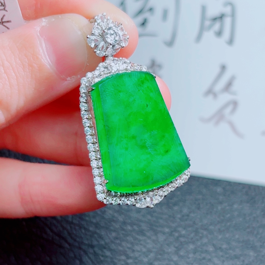 翡翠颈饰银S925镶嵌无事牌