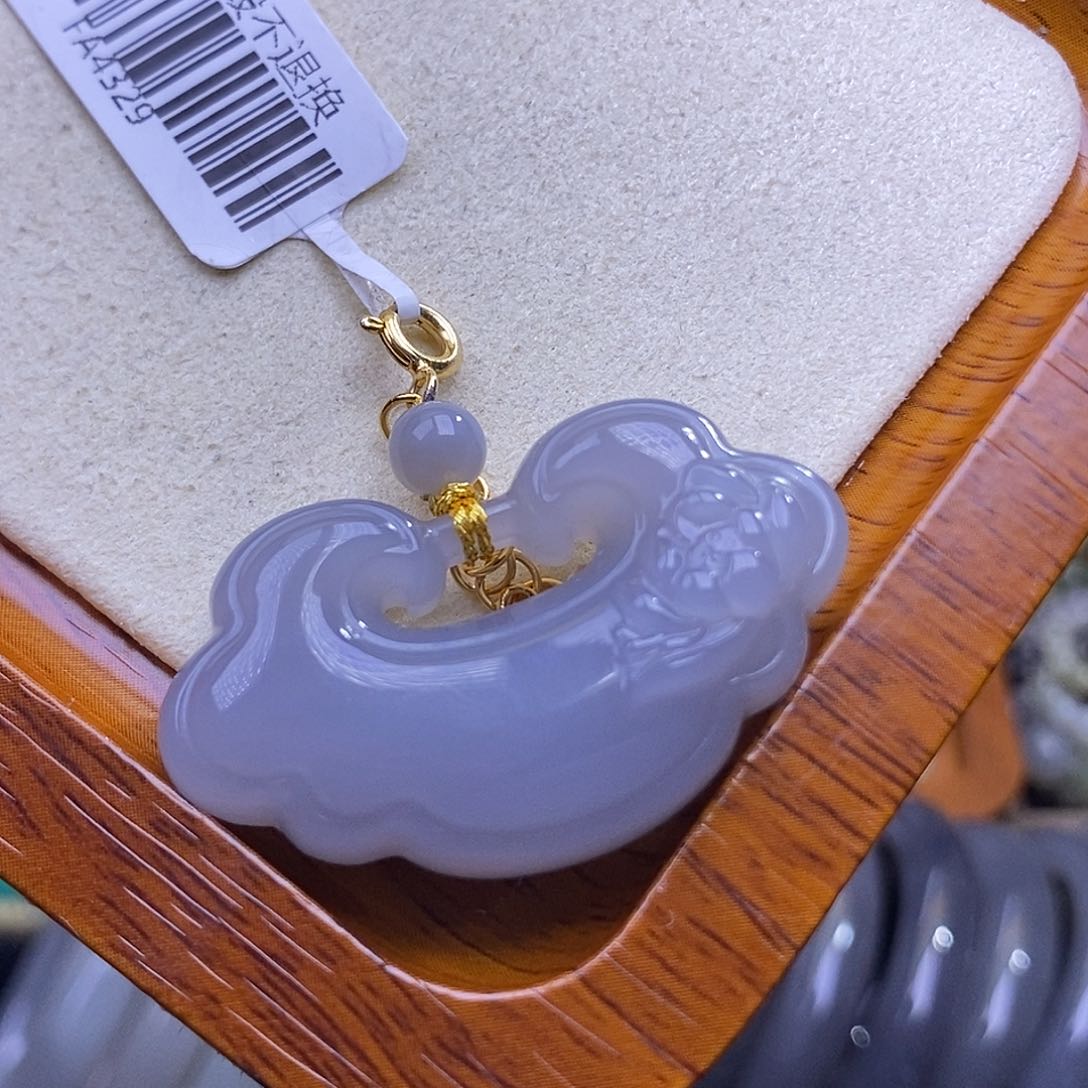 和田玉未镶嵌颈饰冰底烟紫老矿料锁包