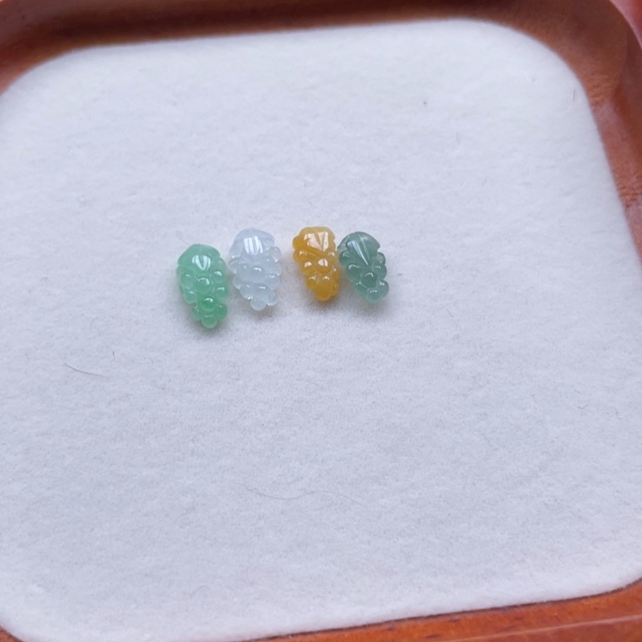 颈饰未镶嵌翡翠葡萄