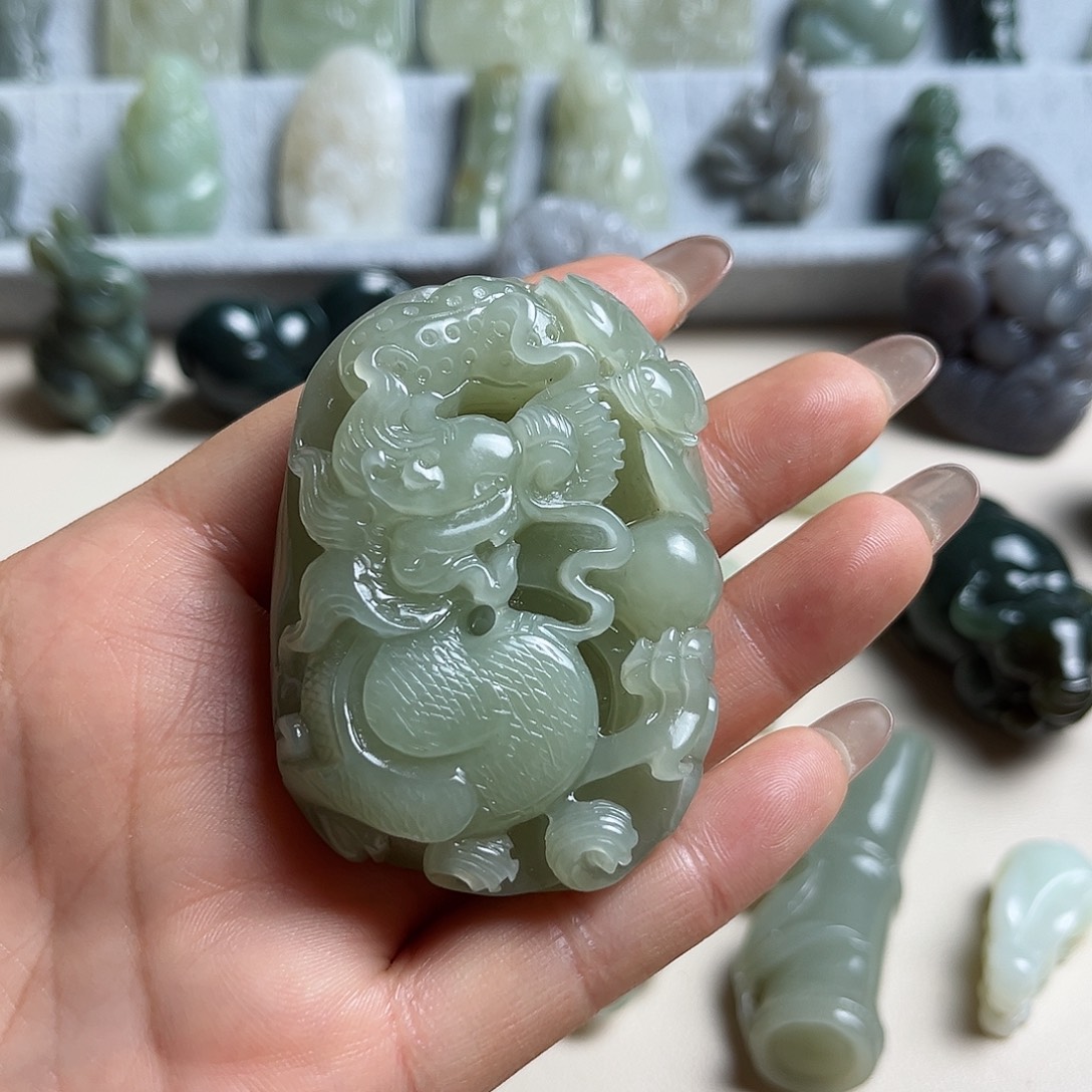 童***心和田玉未镶嵌把件