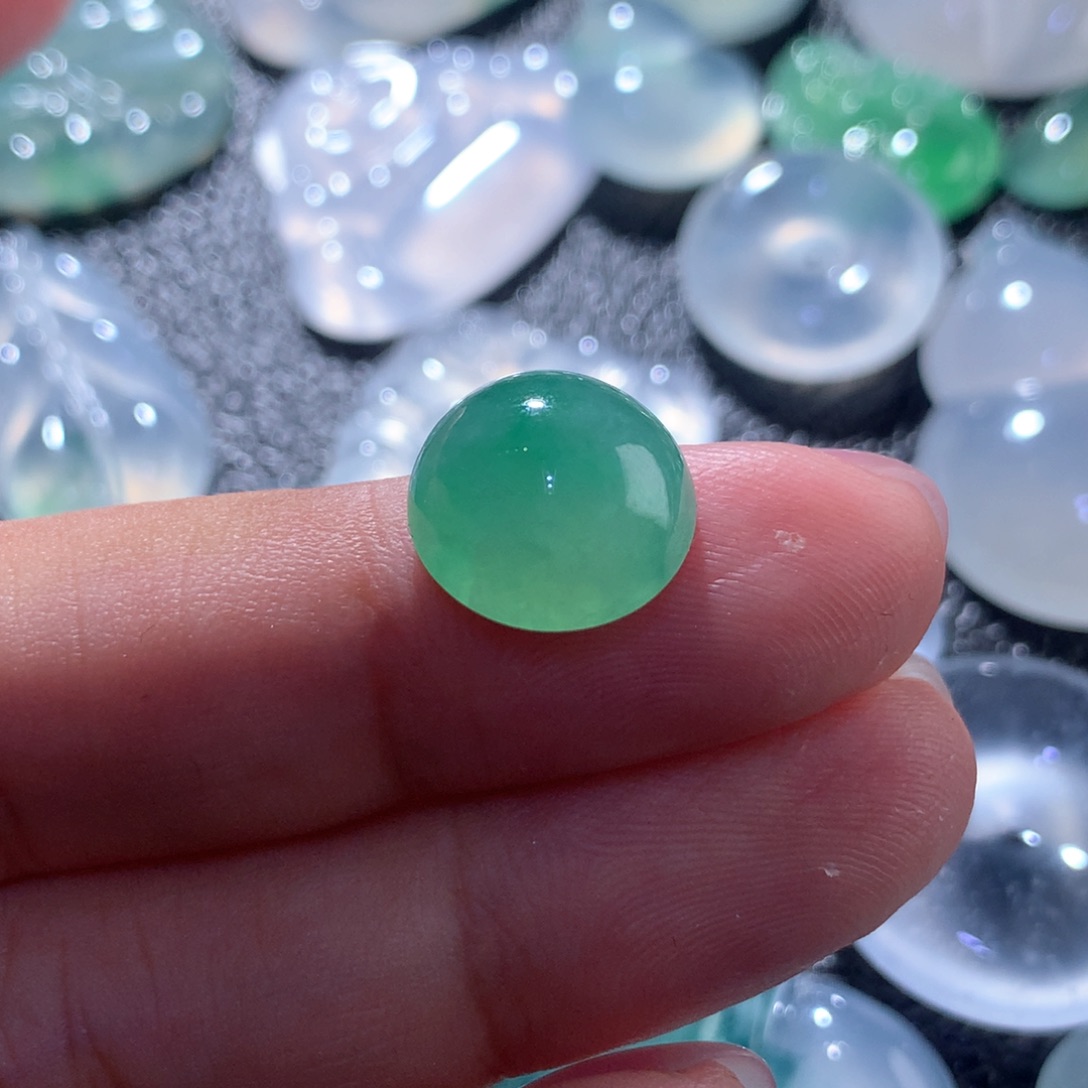 翡翠颈饰未镶嵌缅甸