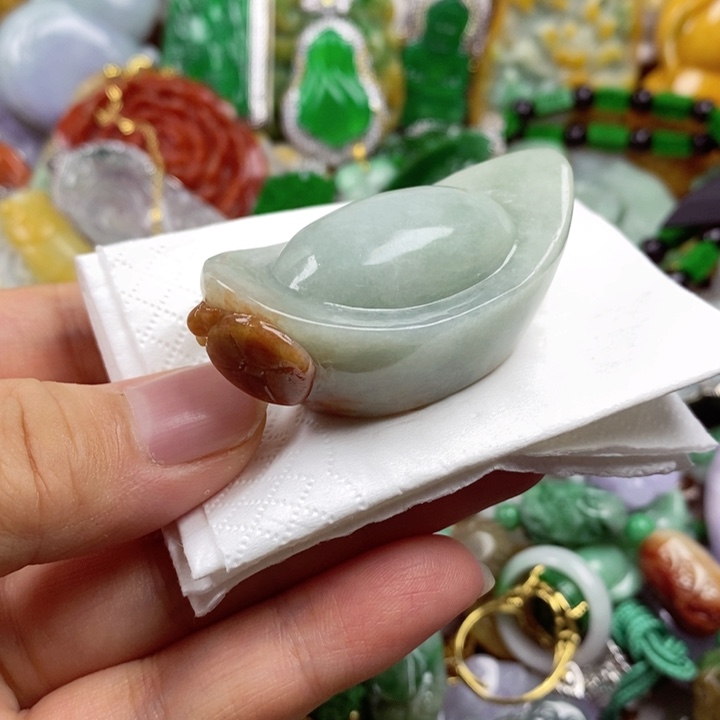 翡翠未镶嵌吊坠(赠链)