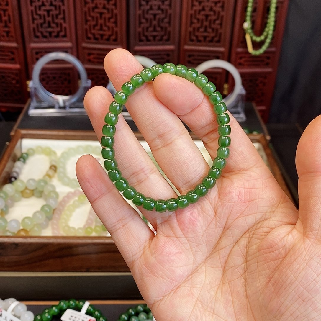 和田玉手串未镶嵌碧玉6