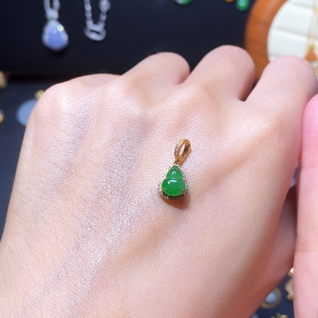 吊坠(不含链)18K金镶嵌翡翠