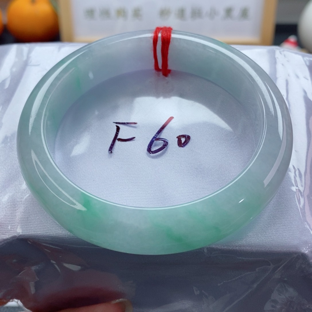 翡翠手镯未镶嵌天然A货翡翠手镯