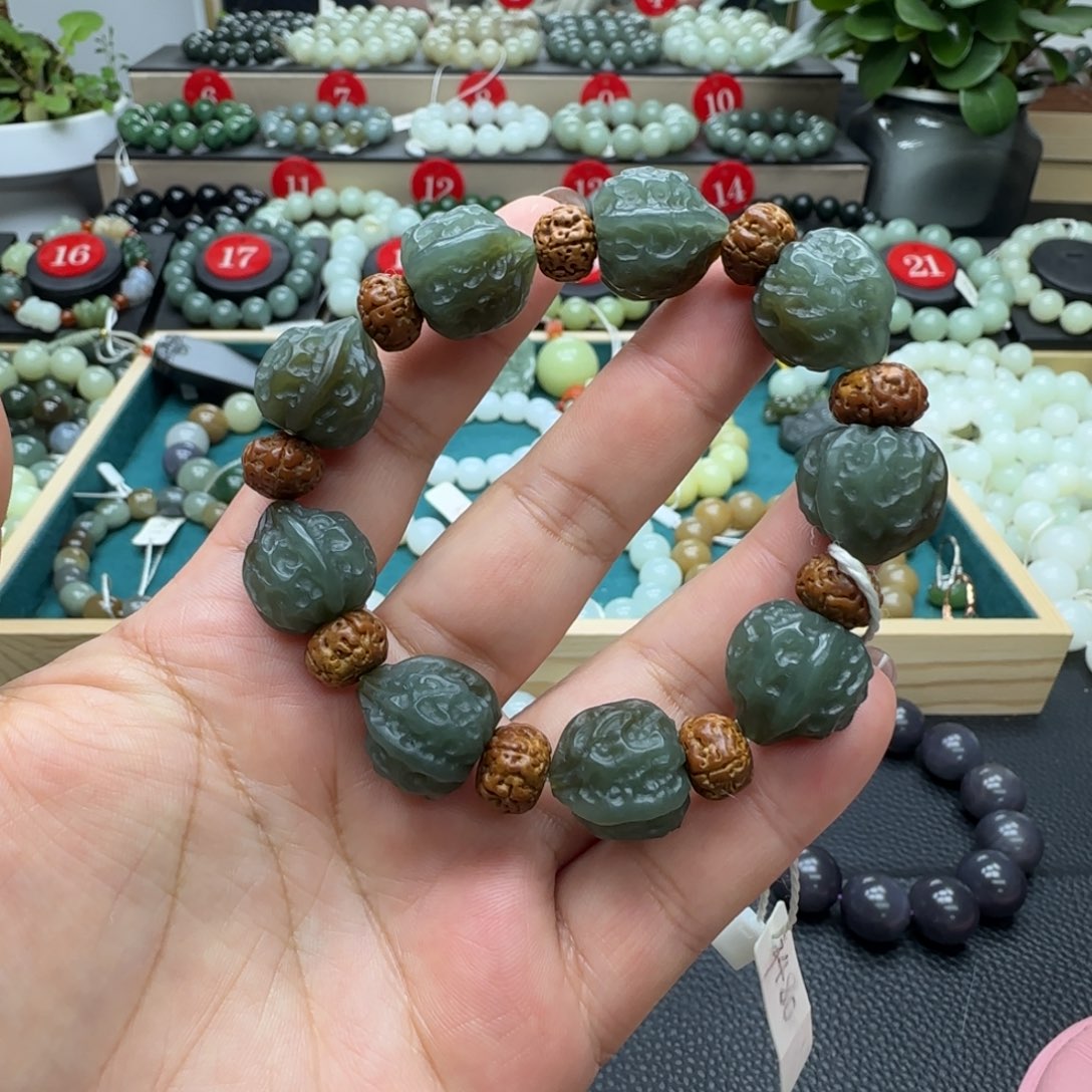 和田玉未镶嵌手链