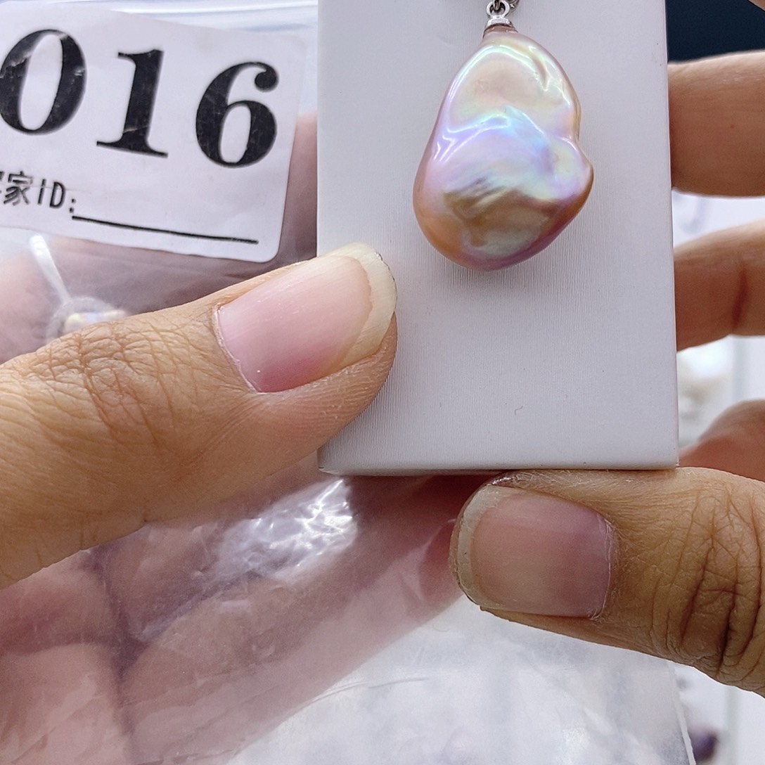 颈饰淡水珍珠钛钢