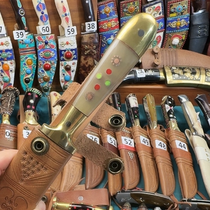 沧***笑腈纶居家实用小刀