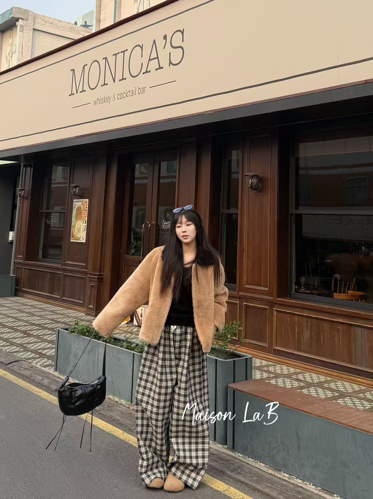 Edgeelse黑色翻领棕色外套