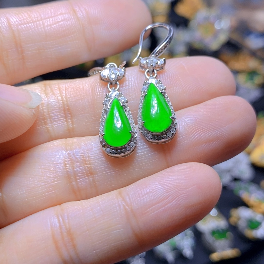 翡翠银S925镶嵌耳钉天然翡翠