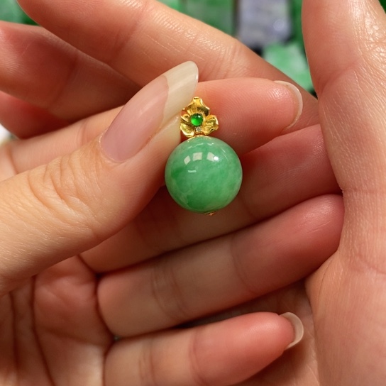 颈饰未镶嵌翡翠吊坠