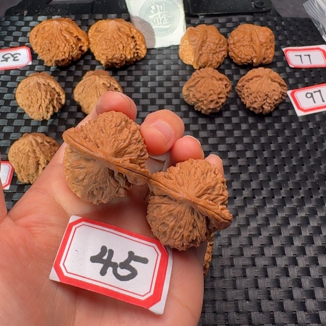 文玩核桃把件水龙纹36尺