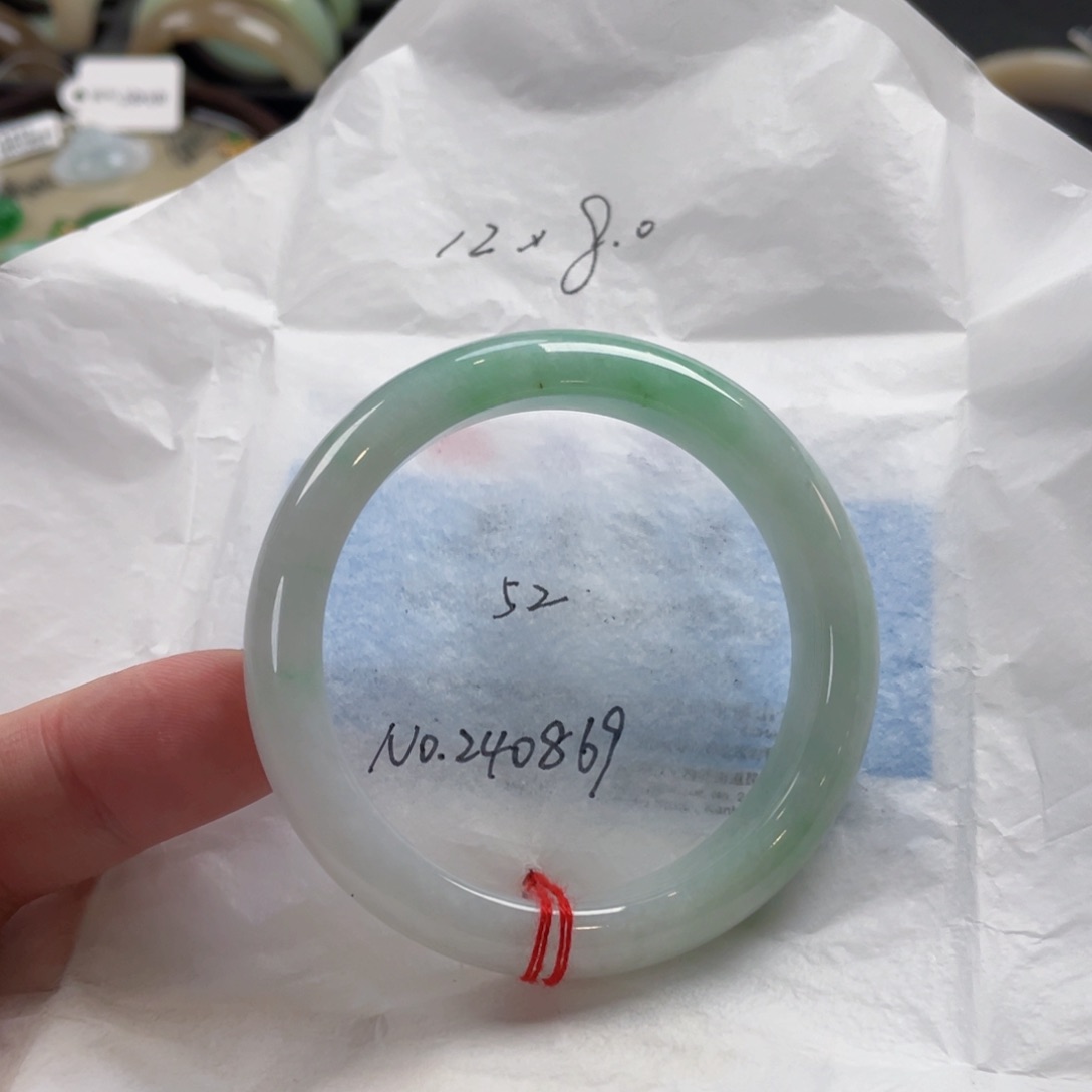 翡翠手镯未镶嵌早**岸52正圈