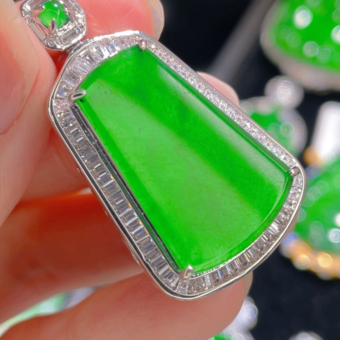 翡翠吊坠(不含链)未镶嵌