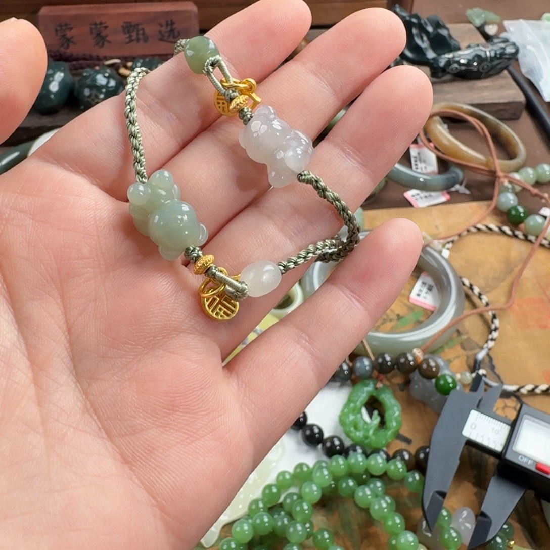 和田玉未镶嵌颈饰2个