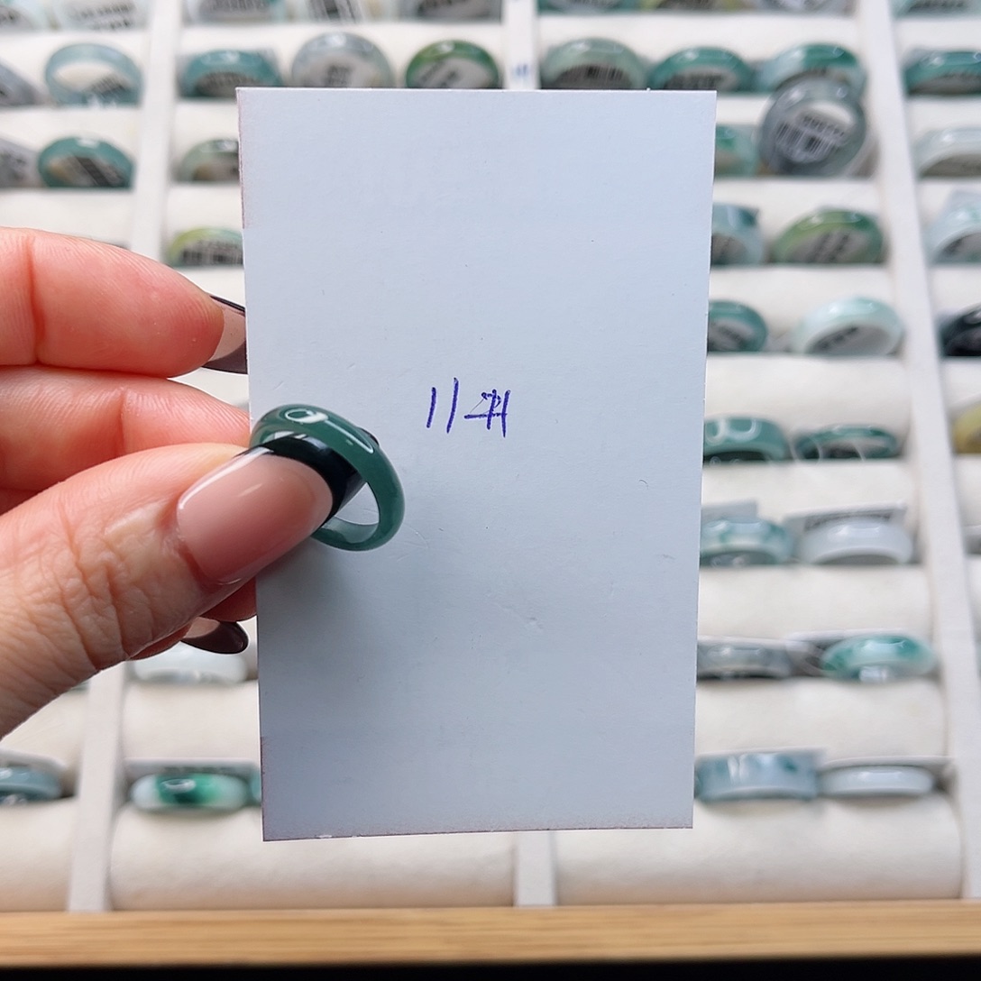 翡翠戒指未镶嵌戒指