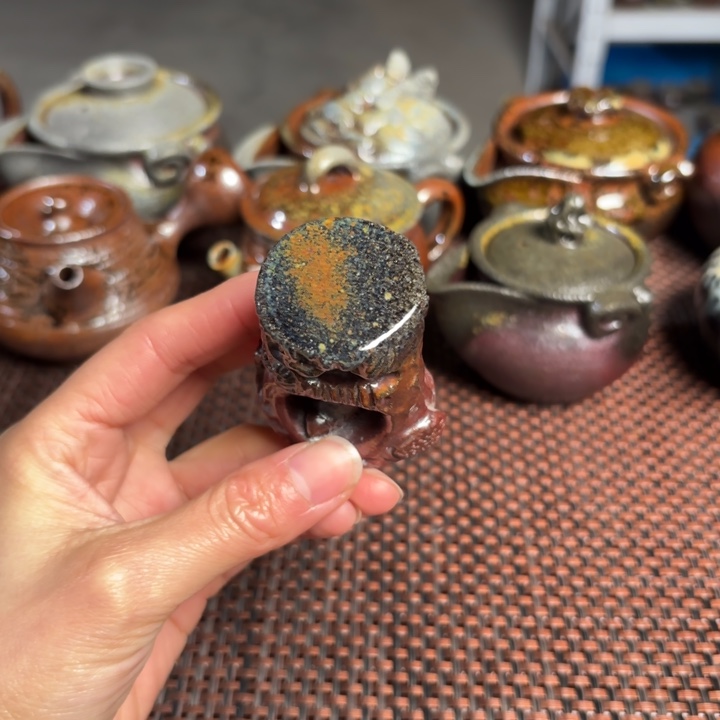 紫砂茶杯小松鼠盖只