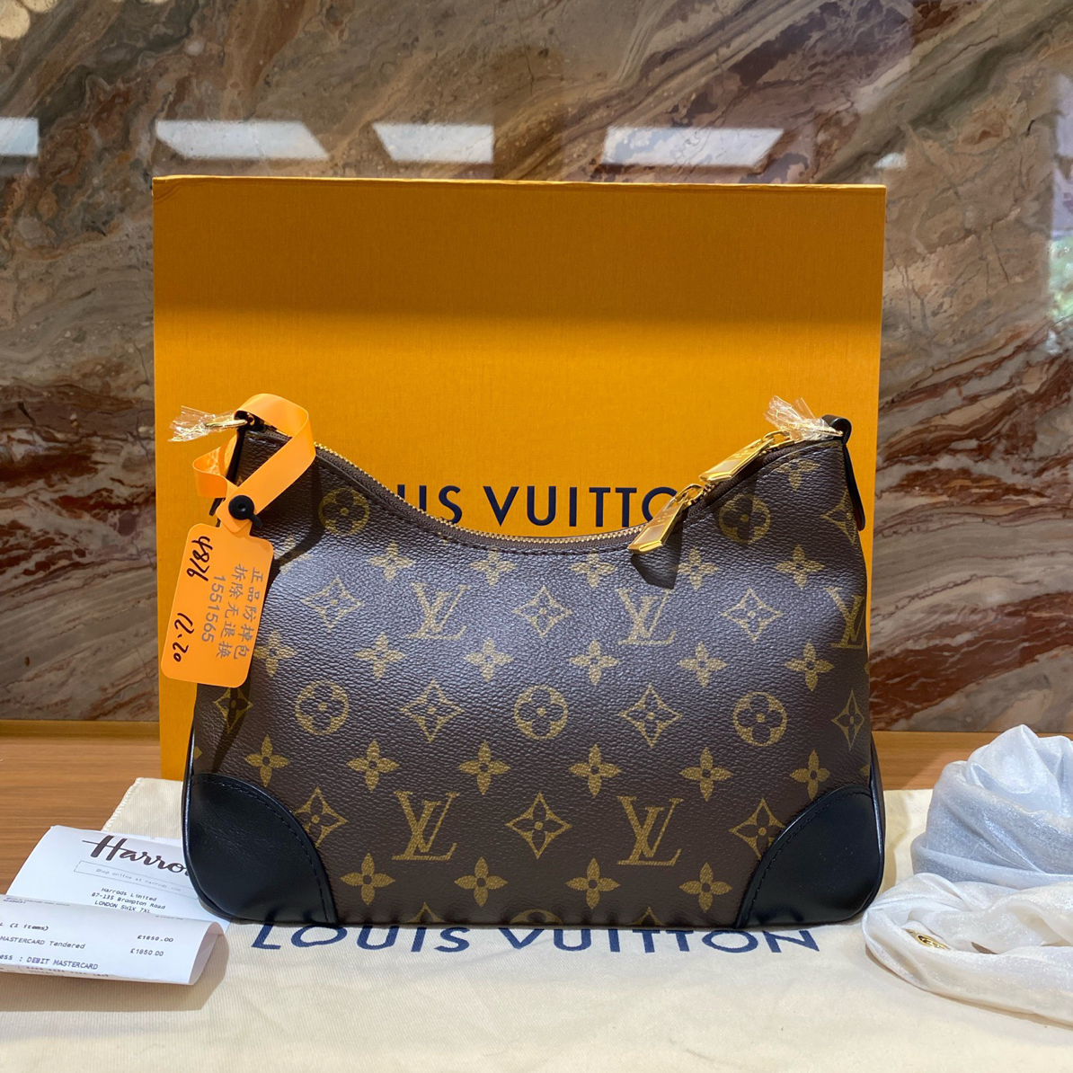 未使用 LouisVuitton/路易威登 黑牛角芯片款 N种背法 容量大 