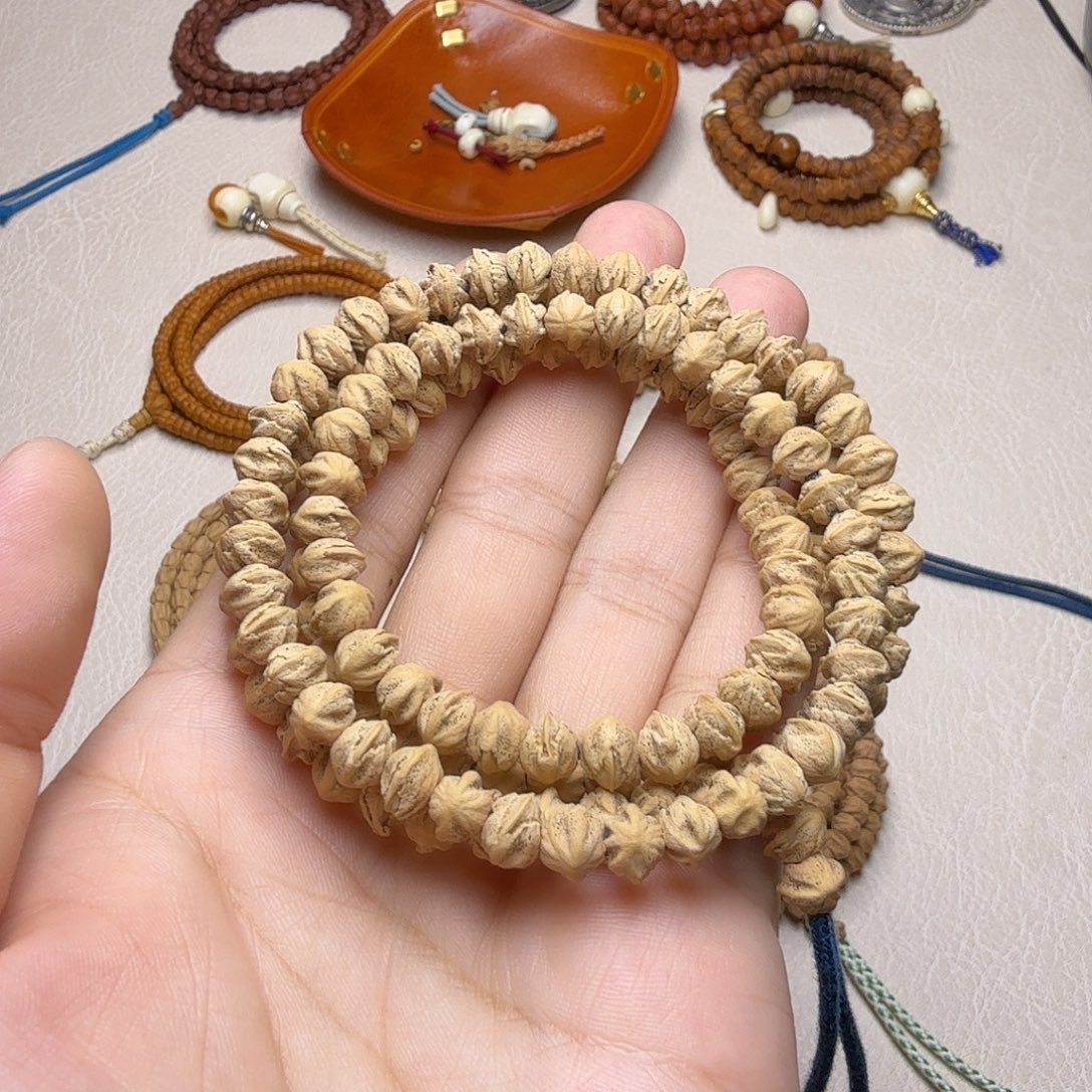 柏香籽/百香籽吊坠白芽原桩横打 克罗心尾花