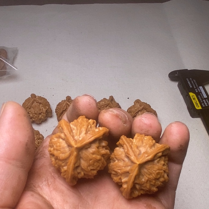 好***来把件文玩核桃盘山三棱微修打底