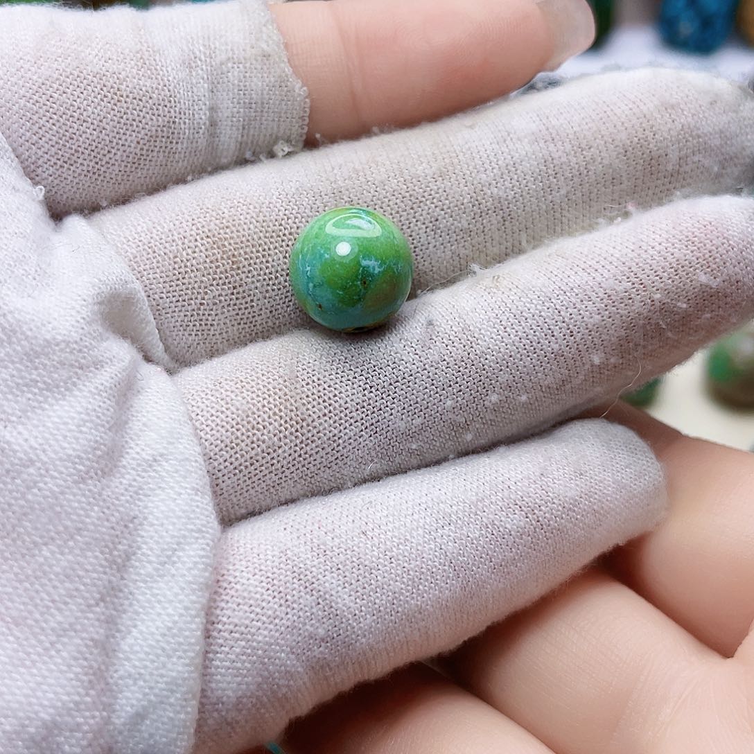 绿松石未镶嵌饰品