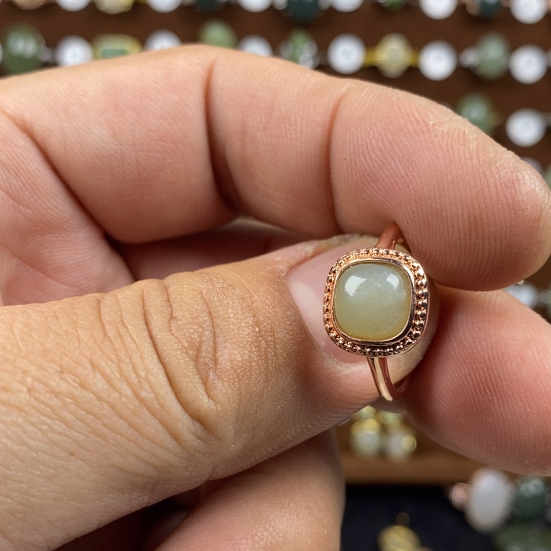 和田玉（青白玉）戒指合金