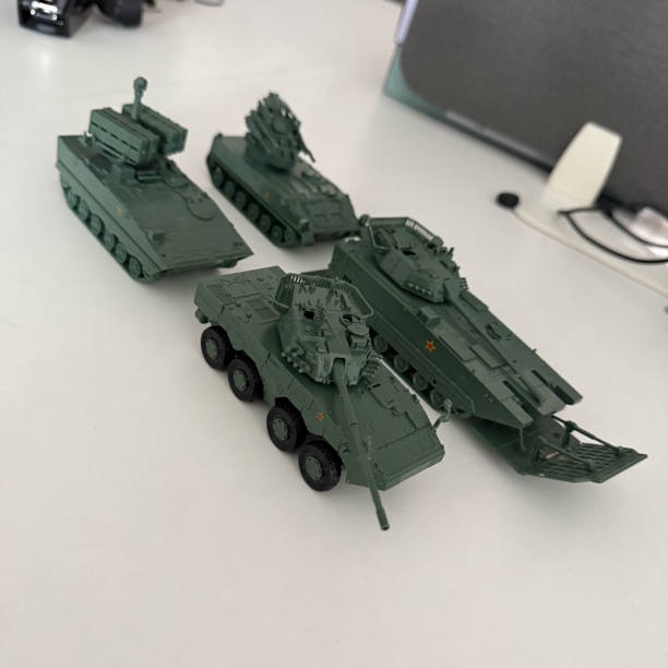 〖国产装甲4件套模型〗需要自己拼装，1：72比例，ABS工程塑料材质