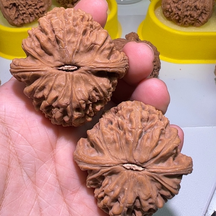 K***生文玩核桃把件南疆石