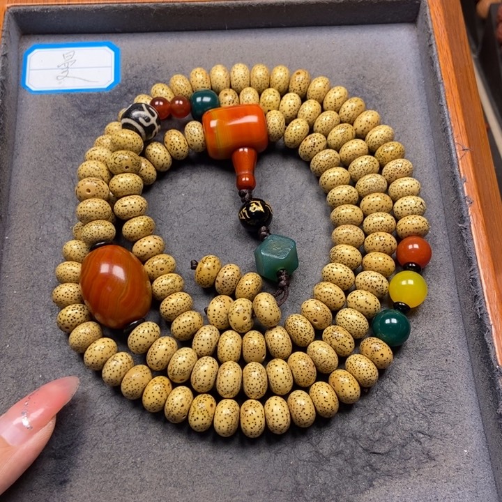 星月菩提吊坠菩提