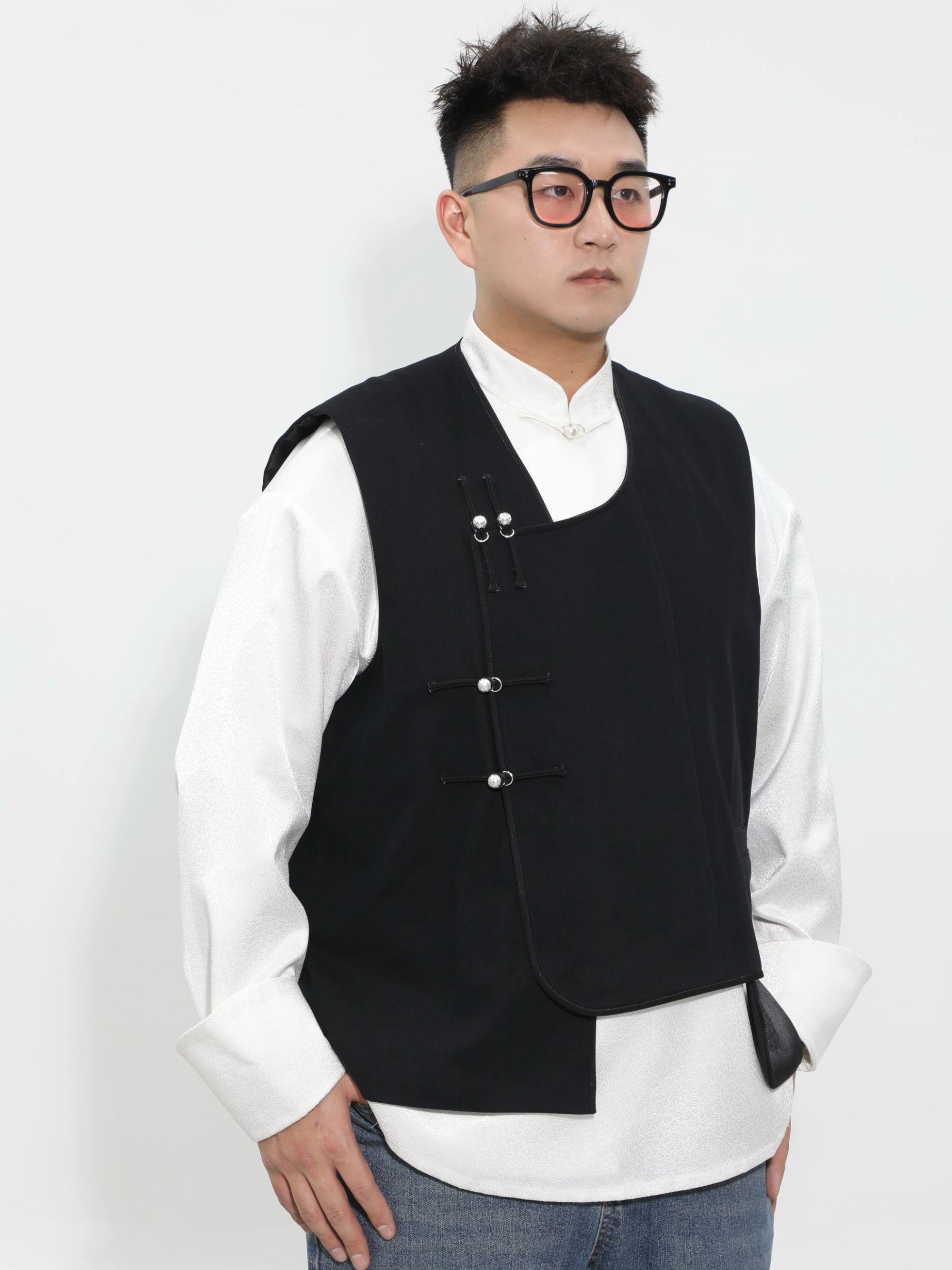 十方造物｜蒙古元素工装拼接缎面盘扣国风马甲 四季复古休闲马夹