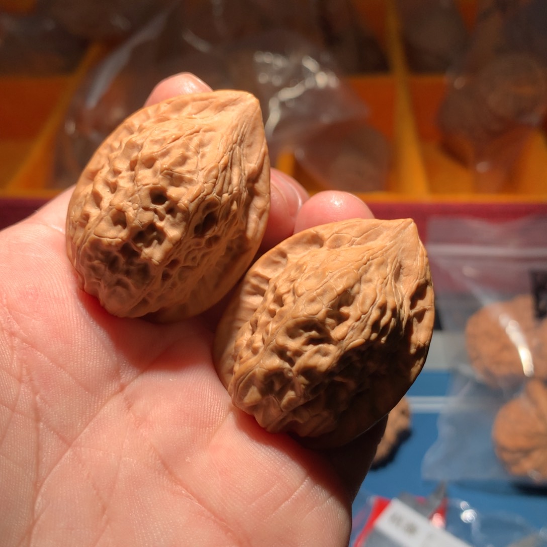 文玩核桃吊坠小龙女