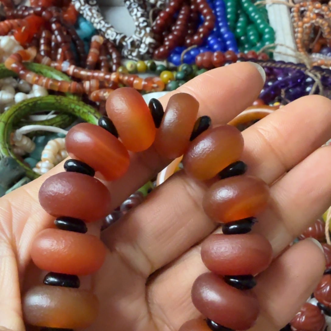 齐***安玛瑙/玉髓未镶嵌颈饰