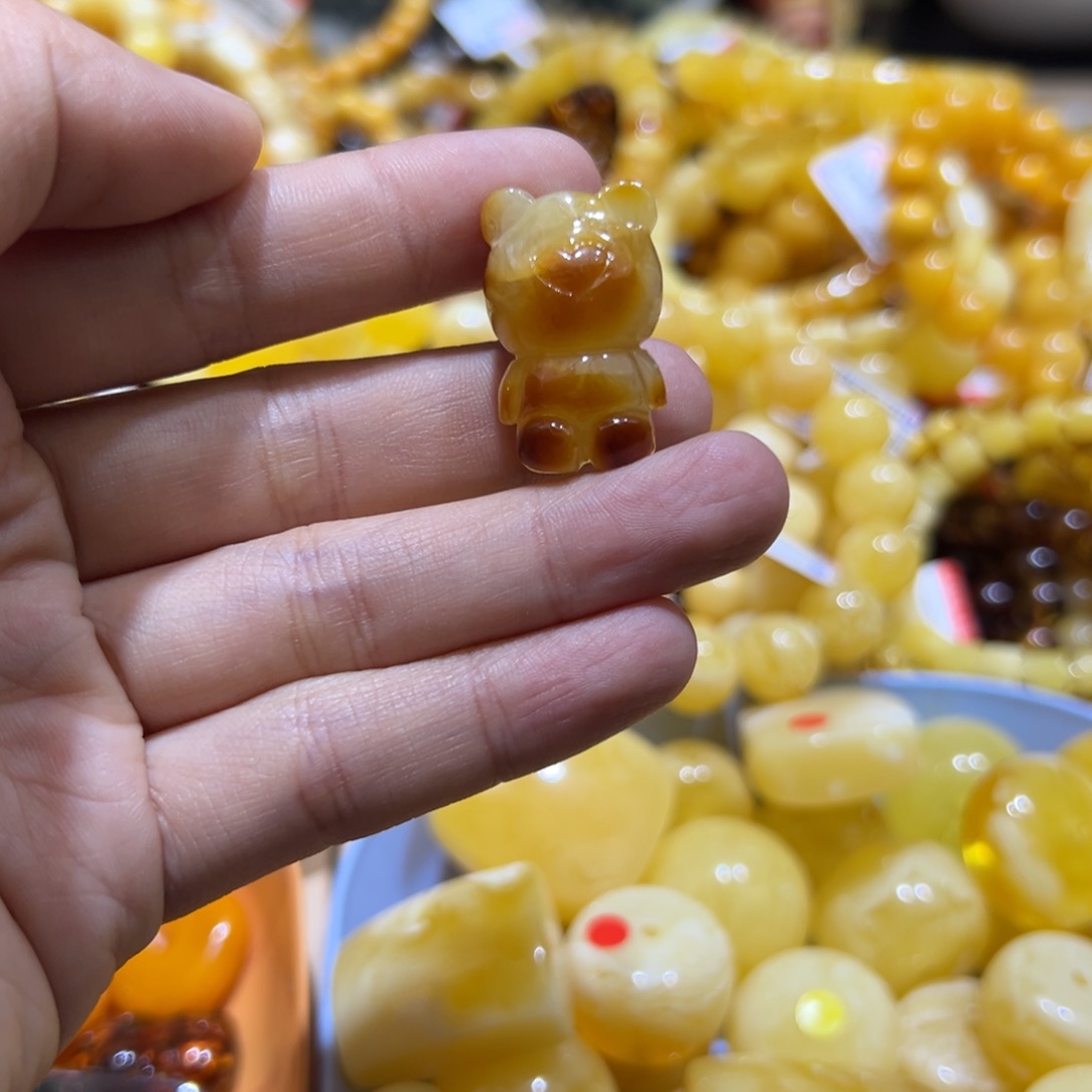 琥珀珠宝奇石未镶嵌