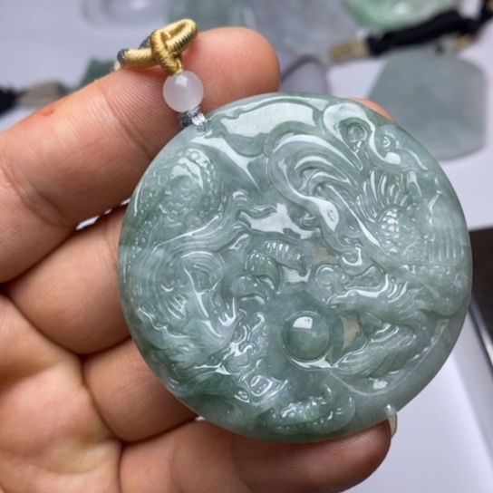 翡翠未镶嵌颈饰翡翠