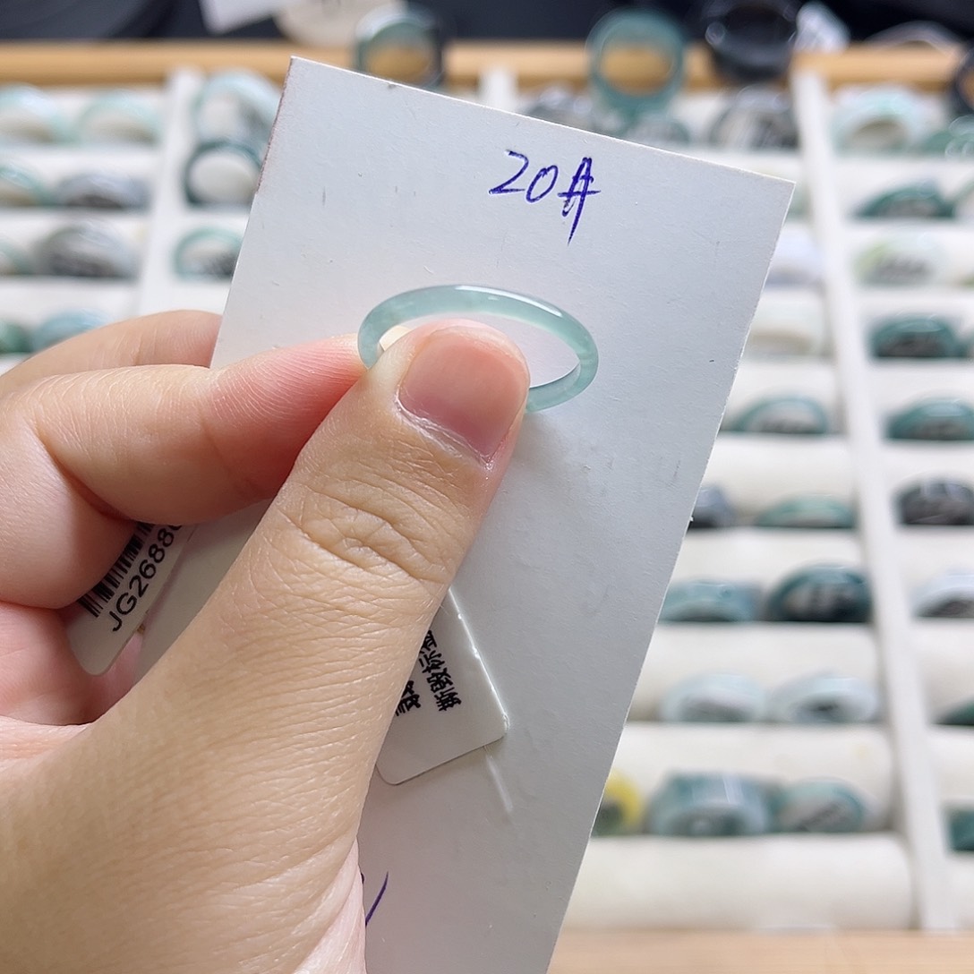 翡翠戒指未镶嵌翡翠