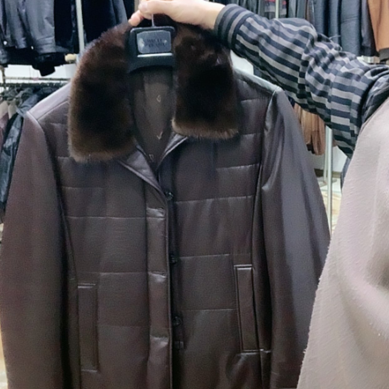 【闪购商品】真皮貂领男士