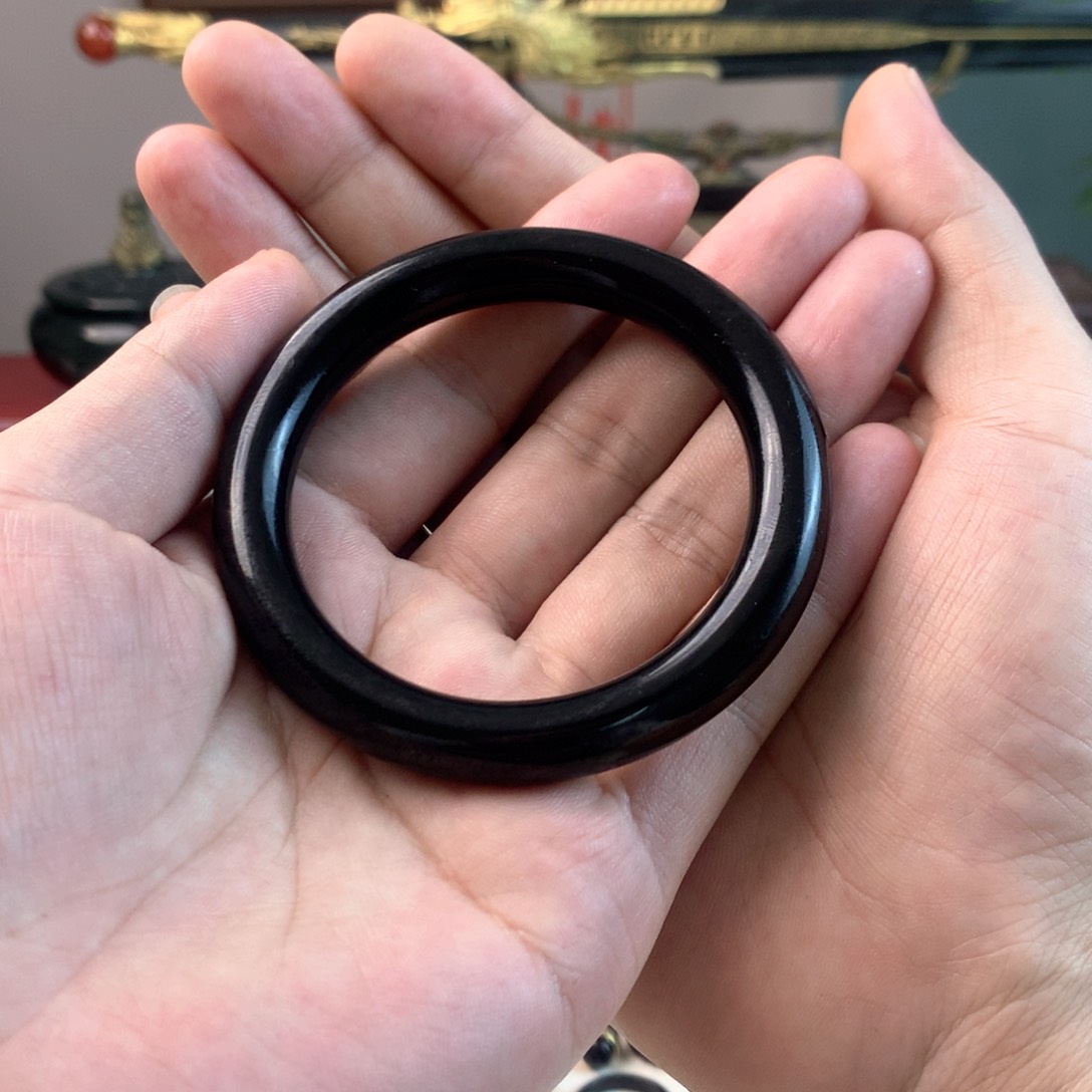 和田玉黑青手镯58m m未镶嵌?****上