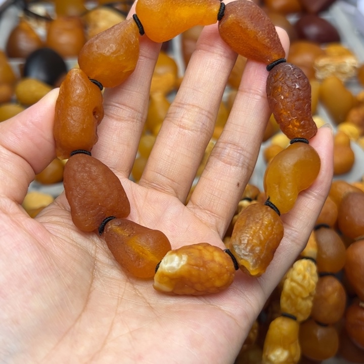 琥珀未镶嵌裸石天然蜜蜡