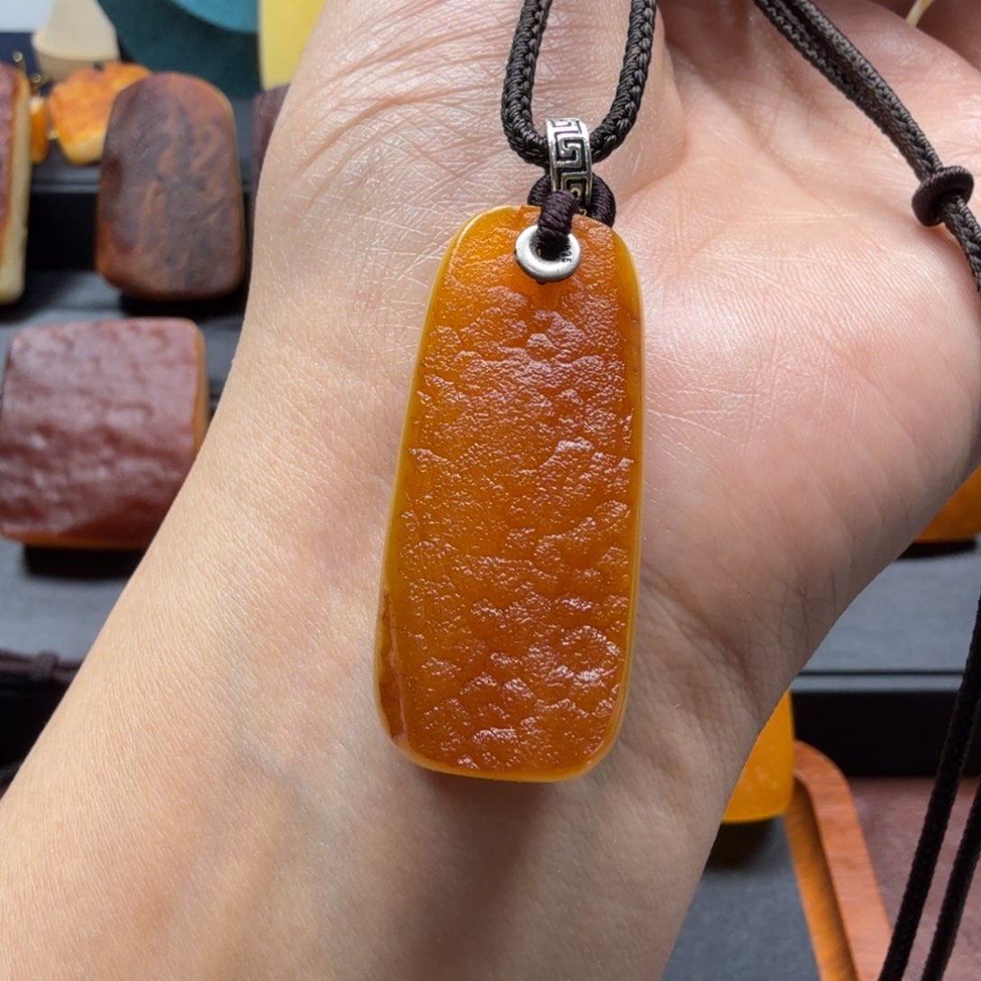 琥珀吊坠(赠链)未镶嵌