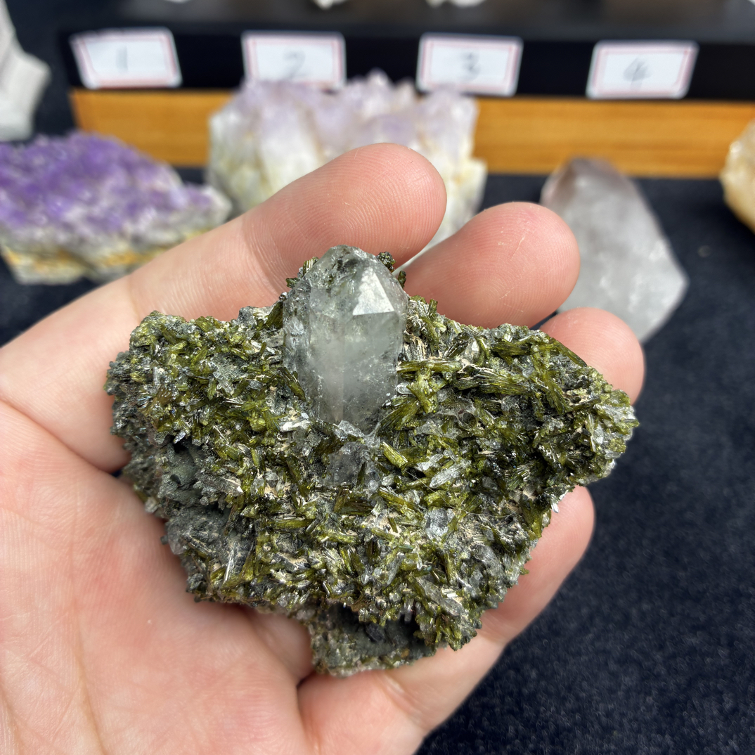 天然白水晶绿帘水晶共生晶簇标本鱼缸装饰消磁观赏矿石摆件