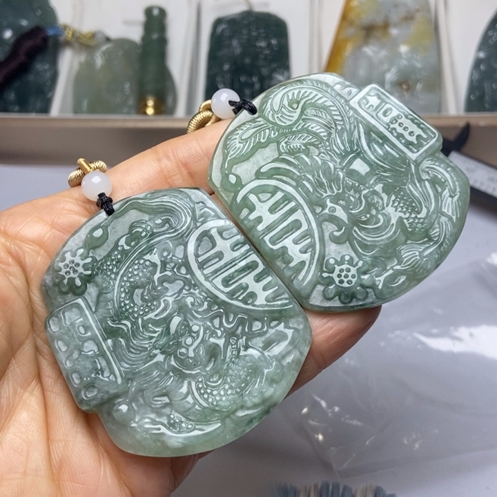 翡翠未镶嵌颈饰翡翠
