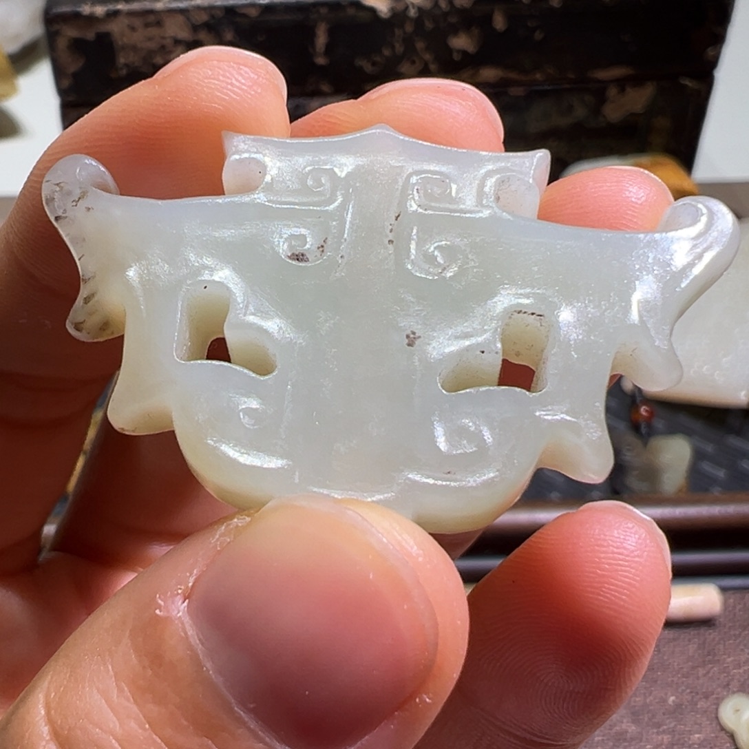 雨***虹和田玉未镶嵌挂件