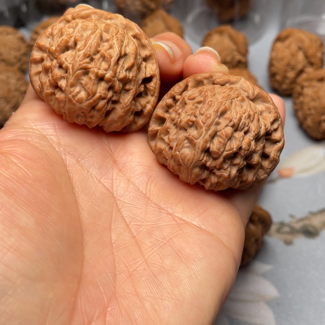 【闪购商品】文玩核桃吊坠原装白狮子………