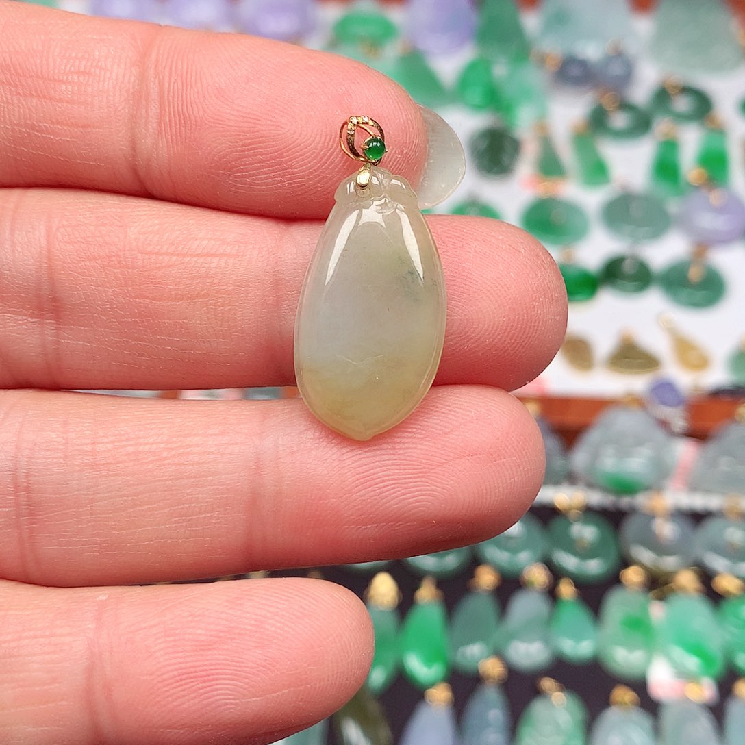 翡翠颈饰18K金镶嵌天然翡翠A货