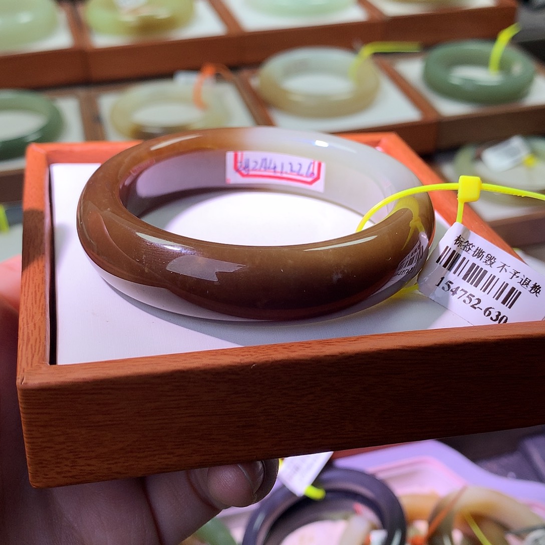 和田玉未镶嵌手镯17 且末糖小宽56